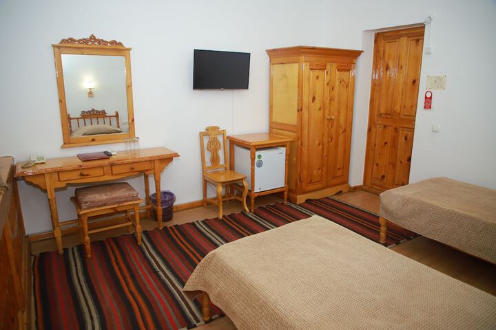 Room 10 of 91