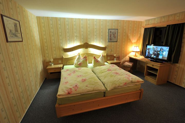 Room 7 of 43