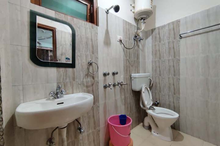 Room 16 of 23