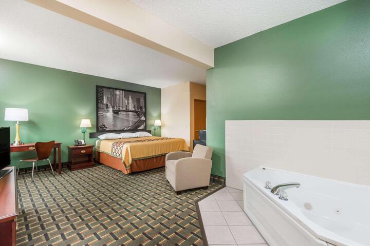 1 King Bed (13 of 14)