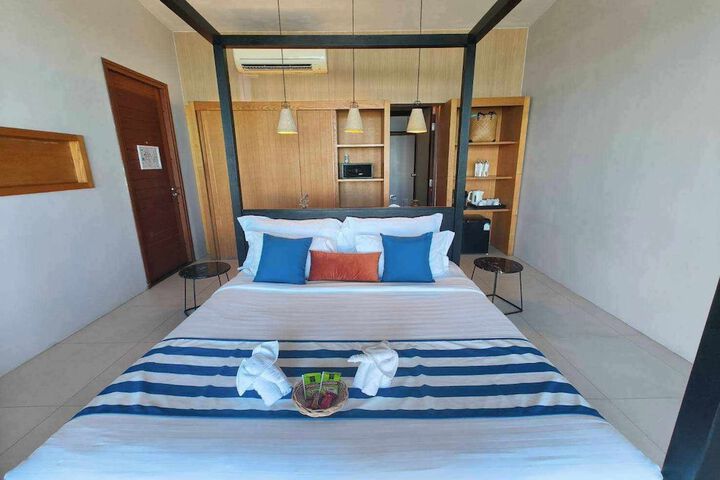 Room 15 of 40