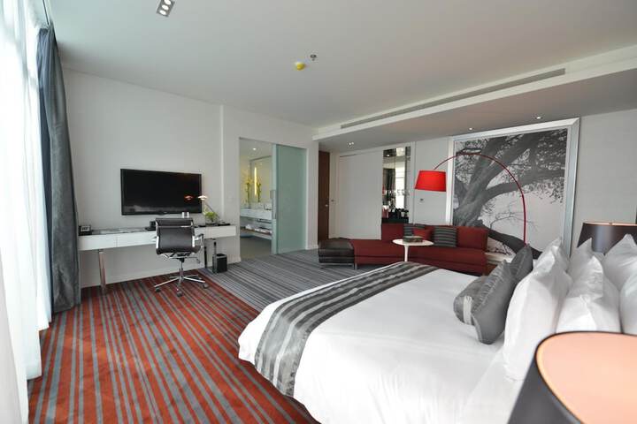 Room 12 of 68
