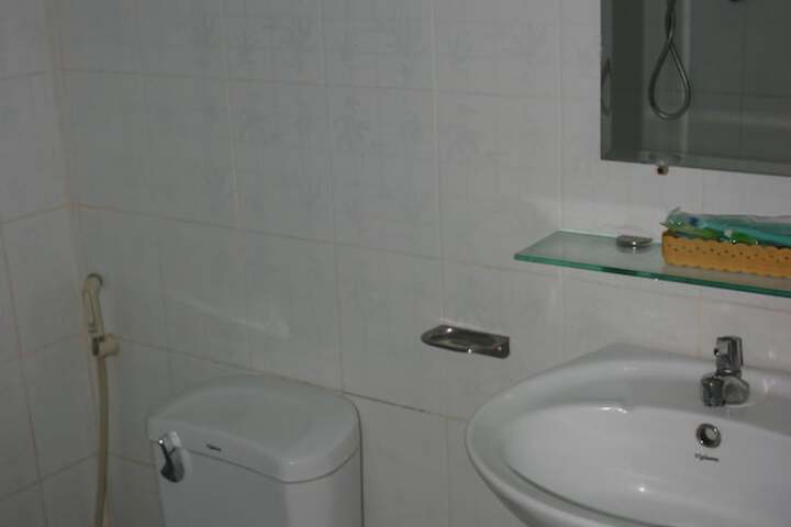 Room 16 of 34
