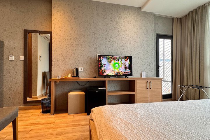 Room 9 of 31