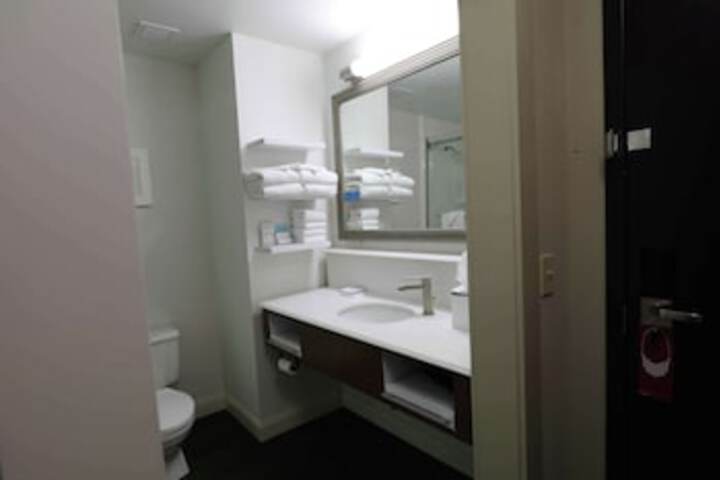 Room 40 of 105