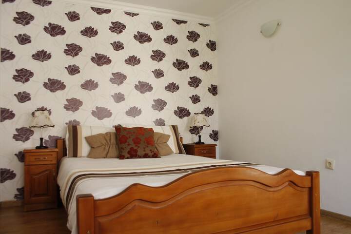 Room 2 of 40