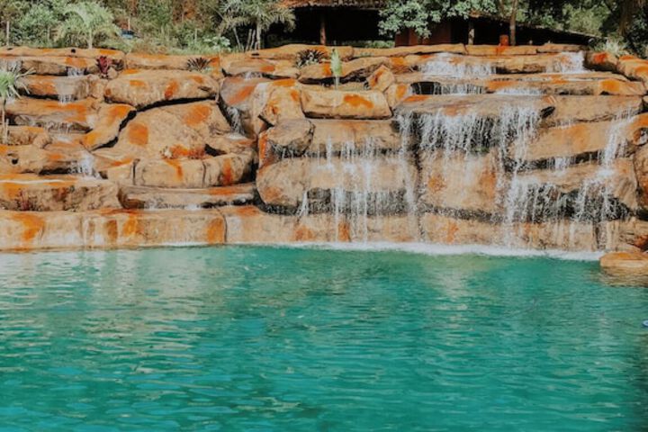 Pool 21 of 30