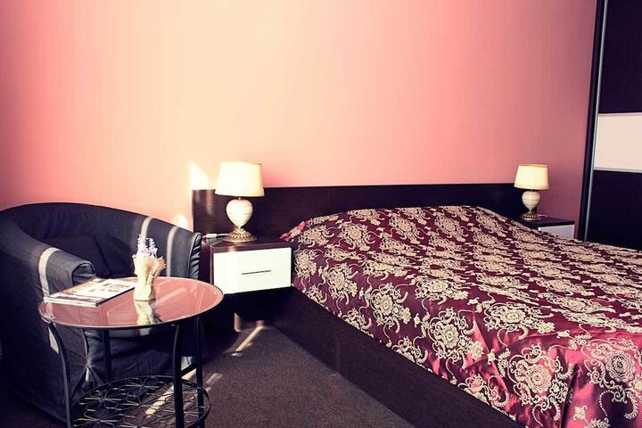 Room 14 of 16
