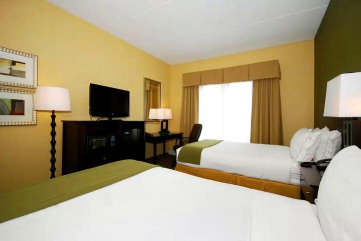 2 Double Beds (4 of 6)