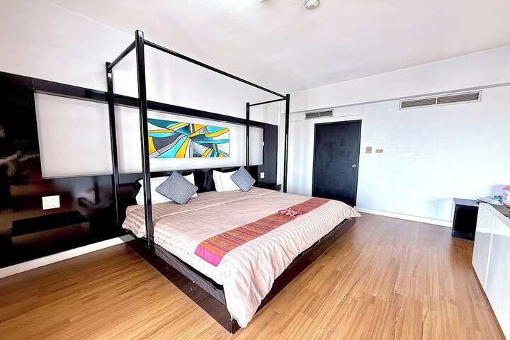 Room 10 of 130