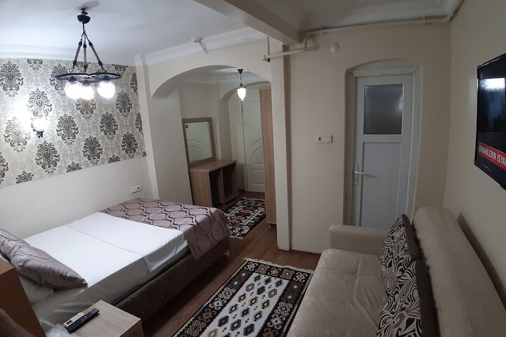 Room 8 of 123