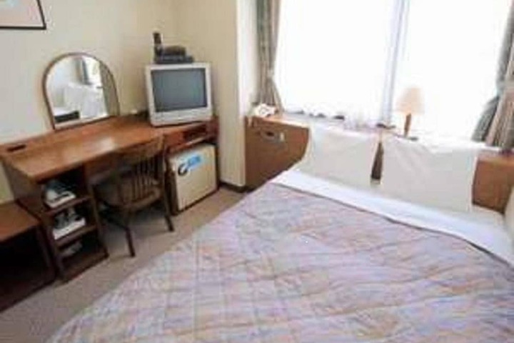 Room 16 of 38