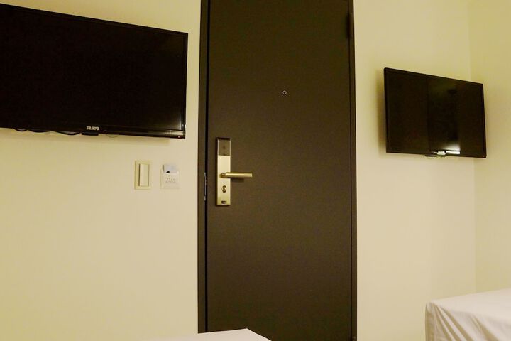 Room 29 of 53