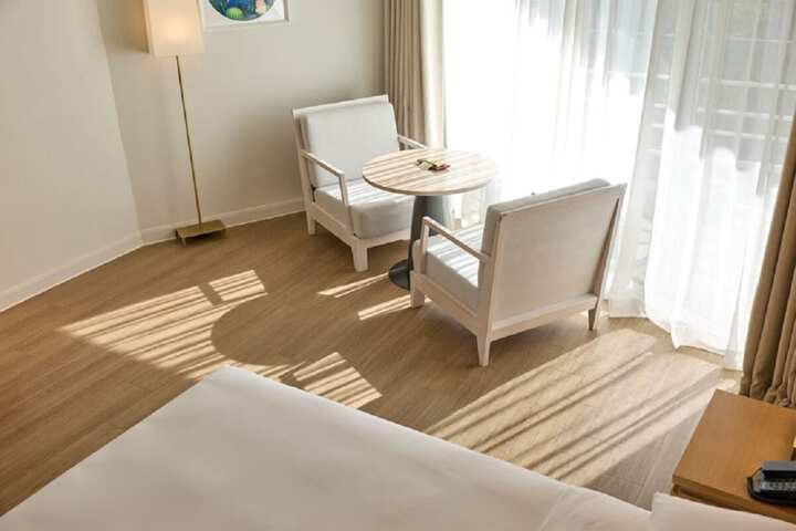 Room 13 of 74