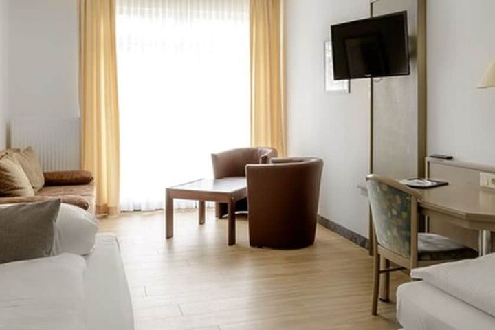 Room 4 of 44