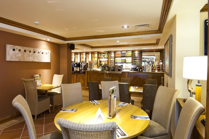 Dining 27 of 36
