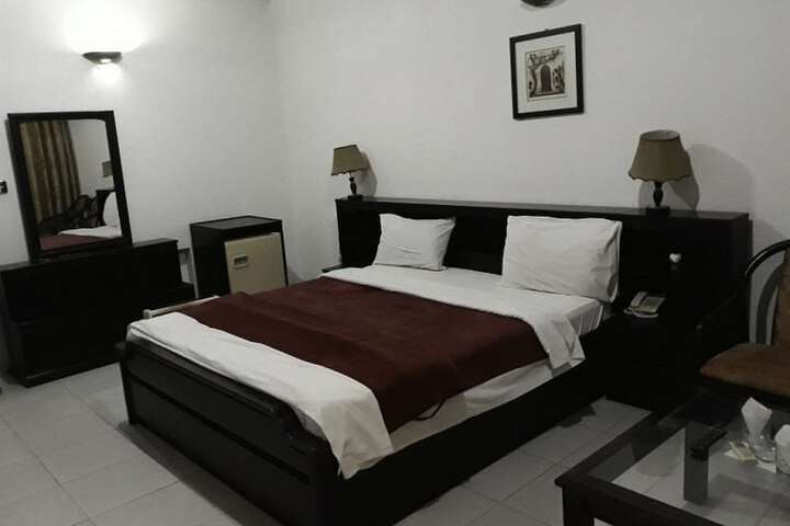 Room 7 of 19