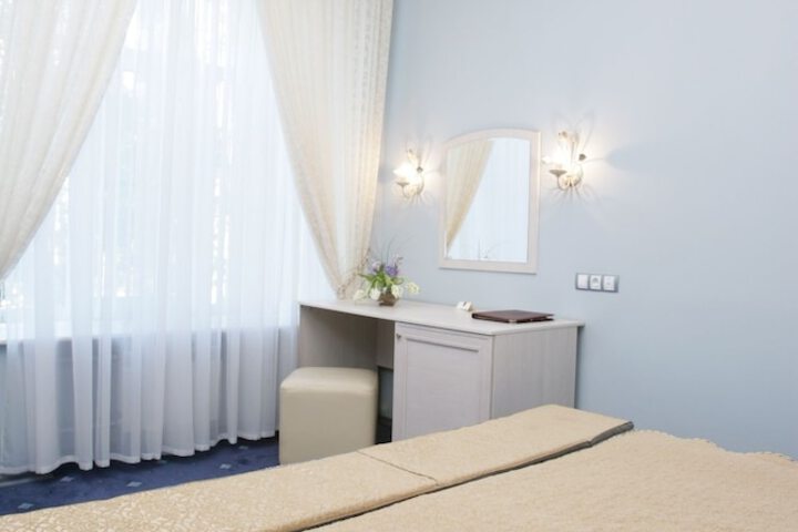 Room 15 of 46