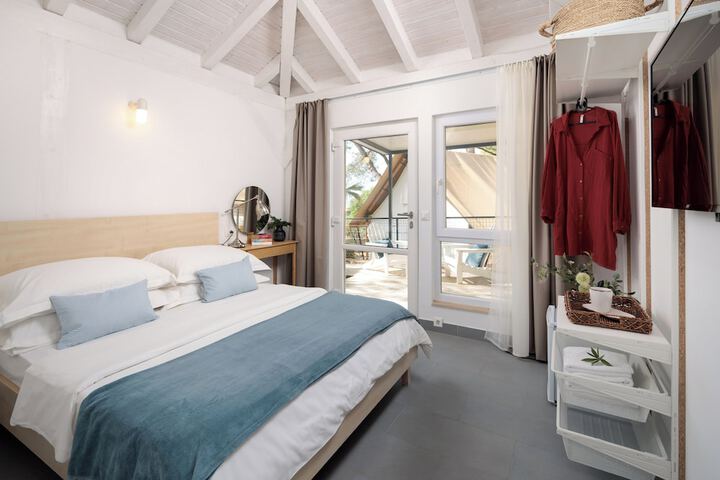 Room 15 of 57