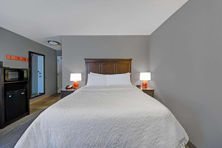 2 Queen Beds (6 of 20)