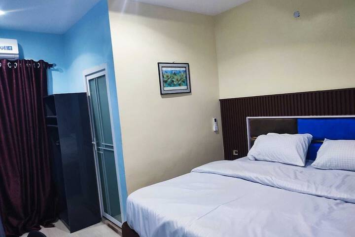 Regent Hotel and Suites