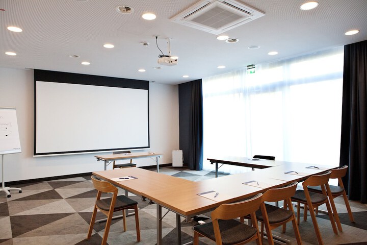 Meeting 22 of 32