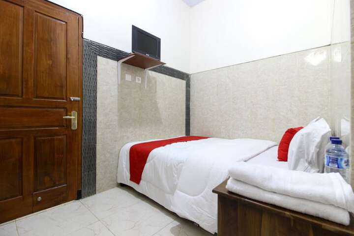 Room 5 of 17