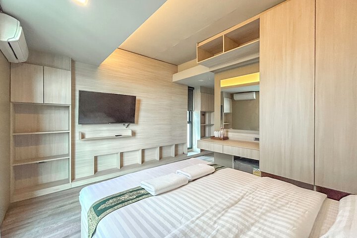 Room 5 of 17