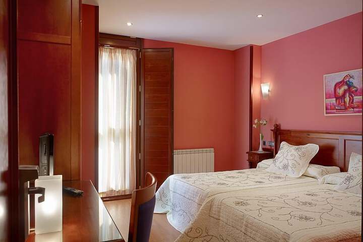 Room 4 of 85