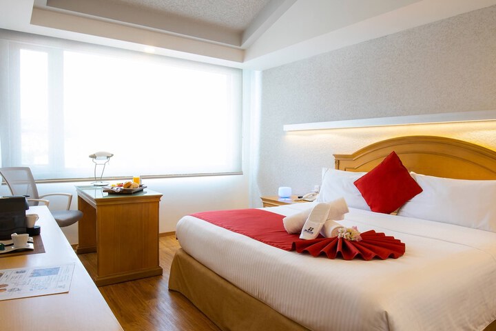 Room 15 of 104