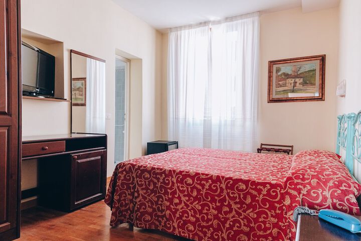 Room 30 of 94
