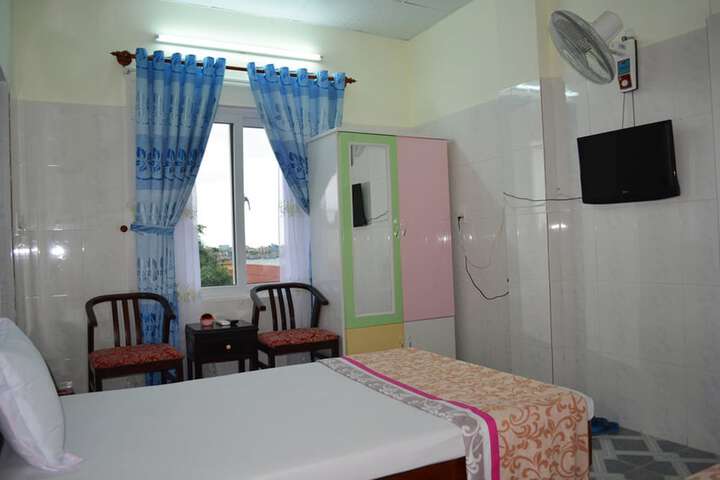 Room 13 of 49