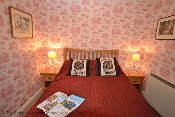 Room 4 of 11