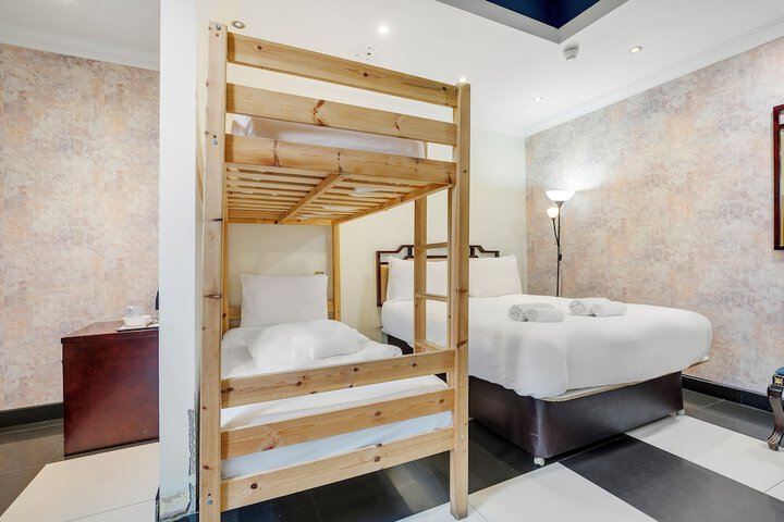 Room 48 of 103