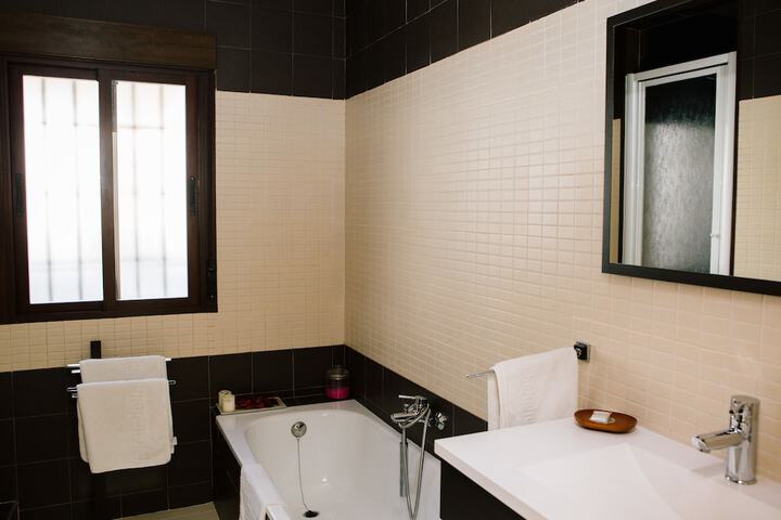 Room 13 of 26
