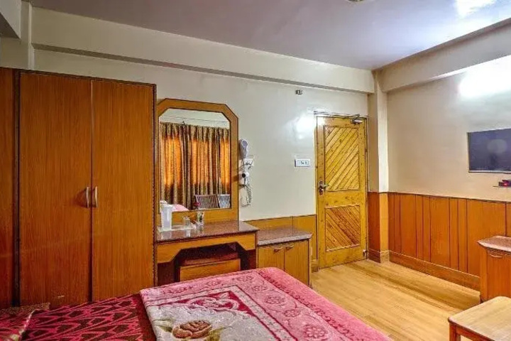 Room 6 of 16