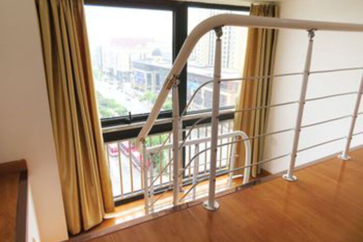 Room 15 of 32