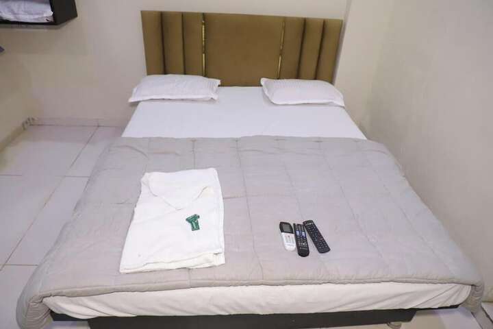 Room 10 of 41