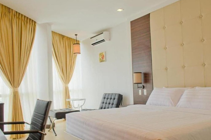 Room 14 of 36