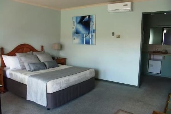 Room 16 of 30