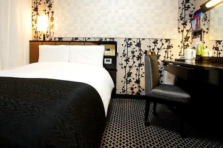 Room 8 of 20