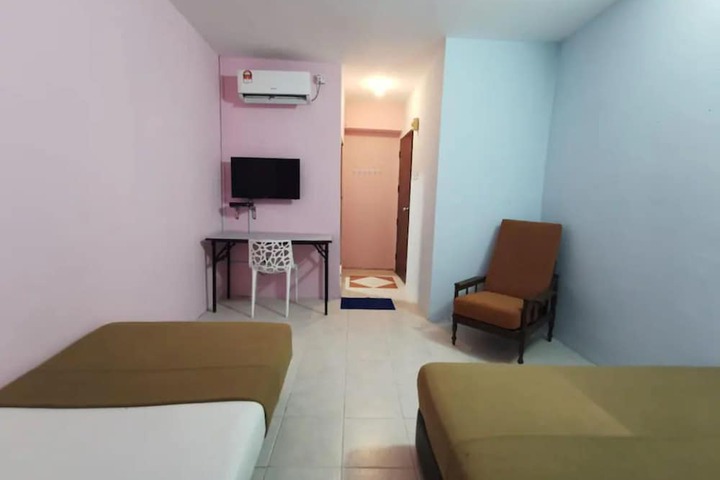 Room 14 of 25
