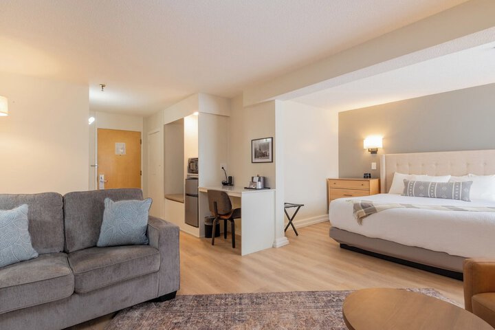 Room 42 of 73