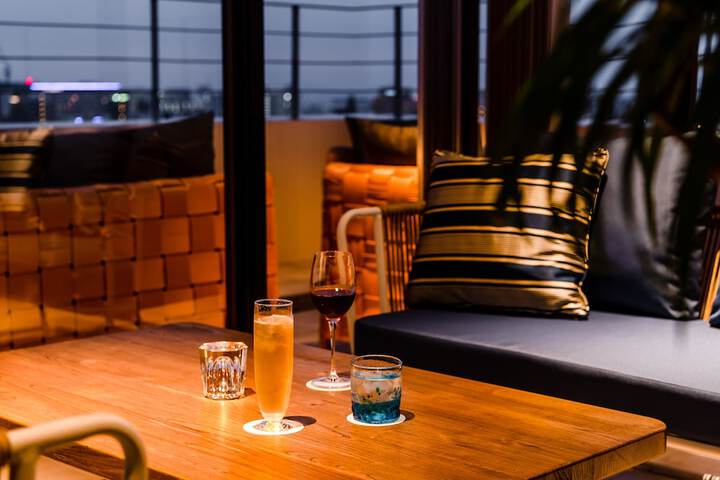 Lounge 101 of 113