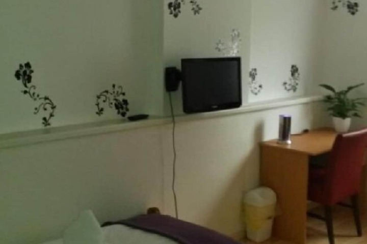 Room 5 of 13