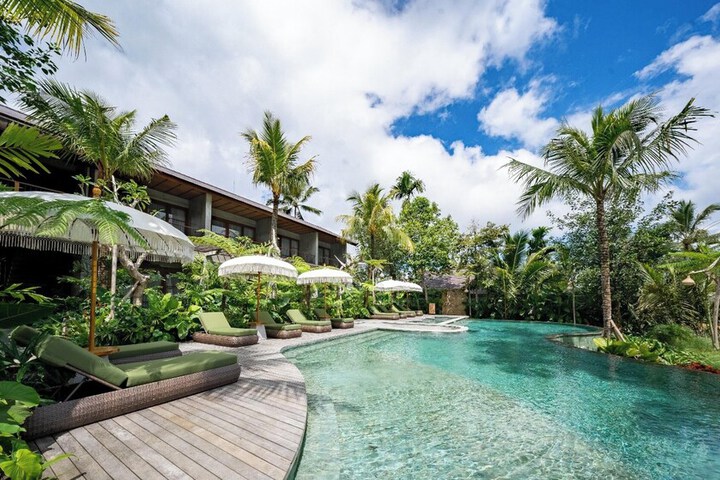 Pool 57 of 84