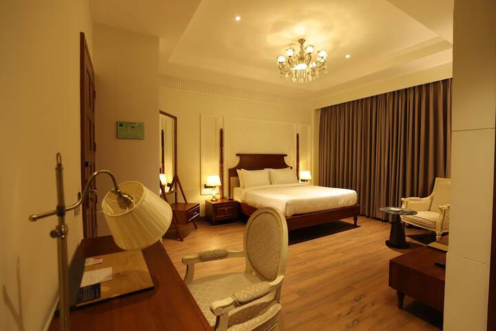 Room 4 of 15