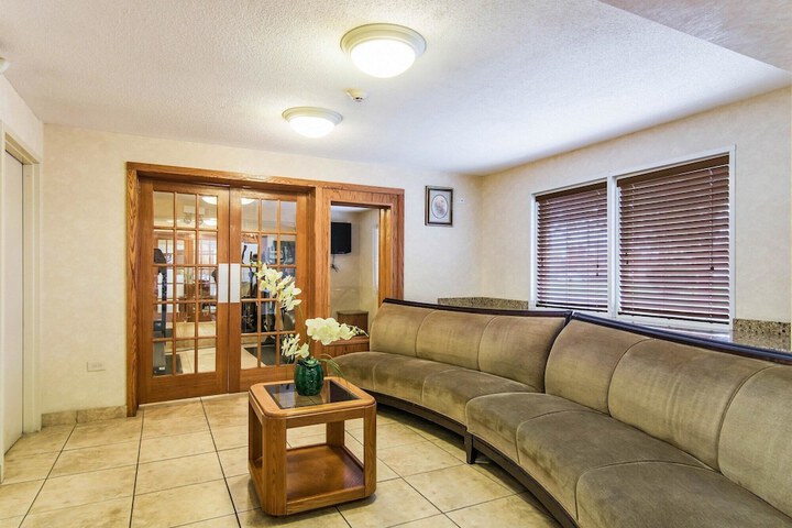 Guest Lobby