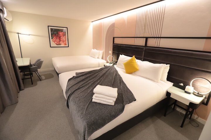 Room 6 of 60