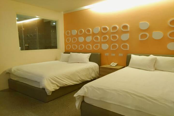 Room 16 of 118